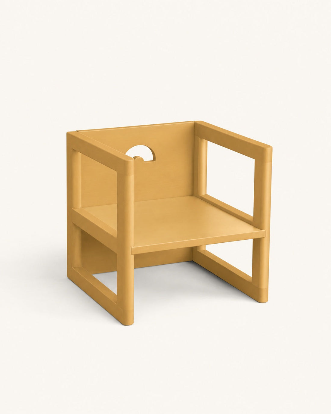 La chaise, finition ocre.
