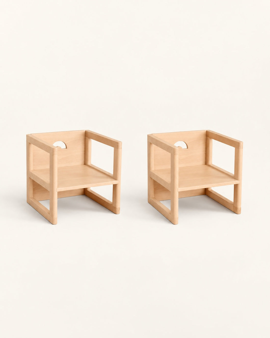 Deux chaises réversibles naturelles.