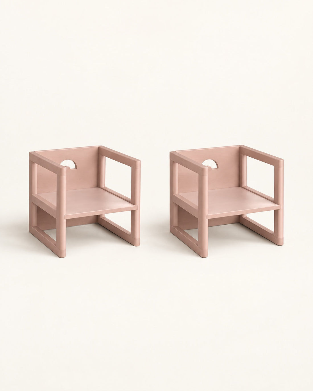 Les deux chaises, finition rose désert.