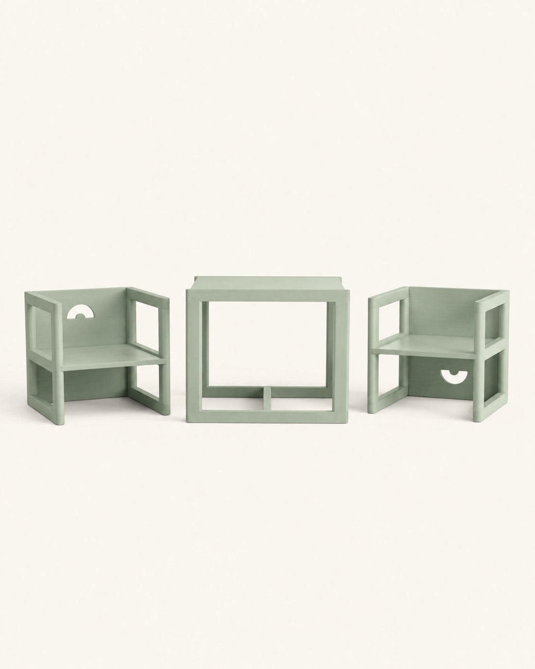 La petite table et deux chaises, finition sauge.