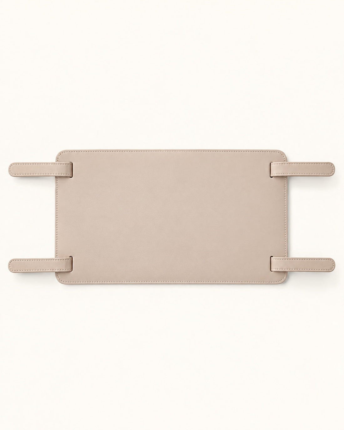 Le panneau beige et ses quatre attaches.