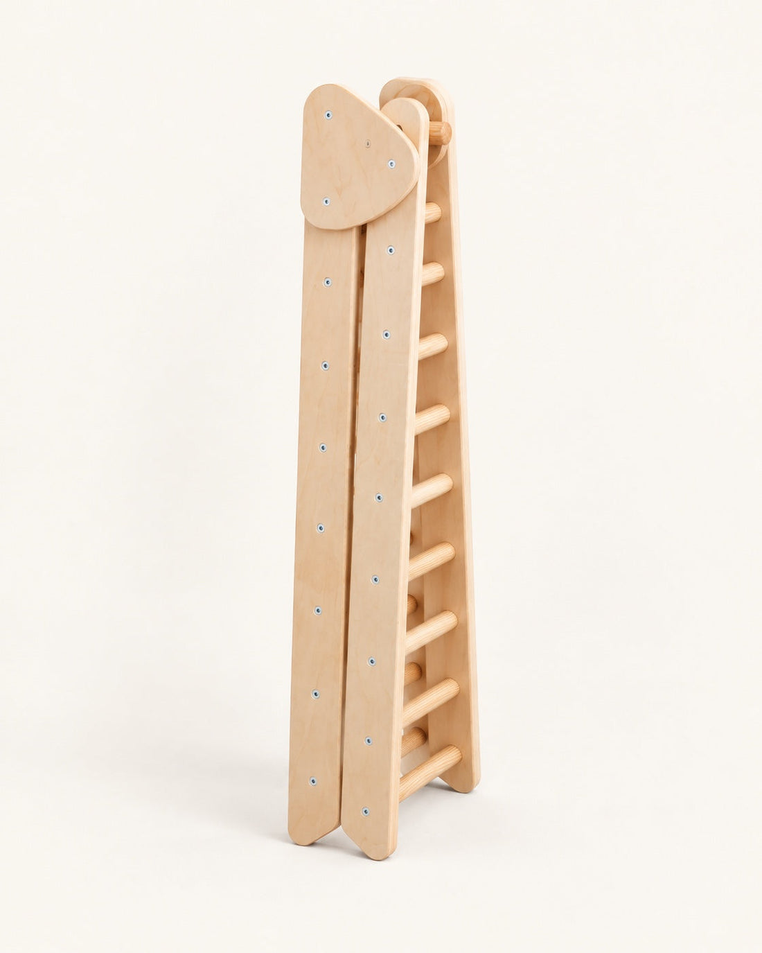 Une fois plié. Le triangle seul, dans sa configuration de rangement.